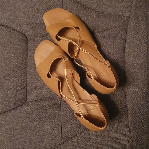 Nude Tan Block Heel Clarks Sandals - Picture 2 of 3